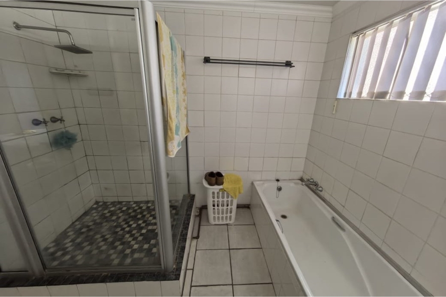 5 Bedroom Property for Sale in Hadison Park Northern Cape